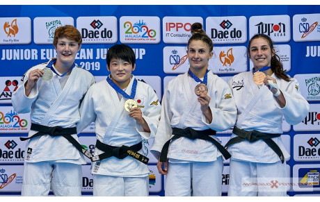 PREMIÈRE MÉDAILLE INTERNATIONALE POUR AMBRE SABA